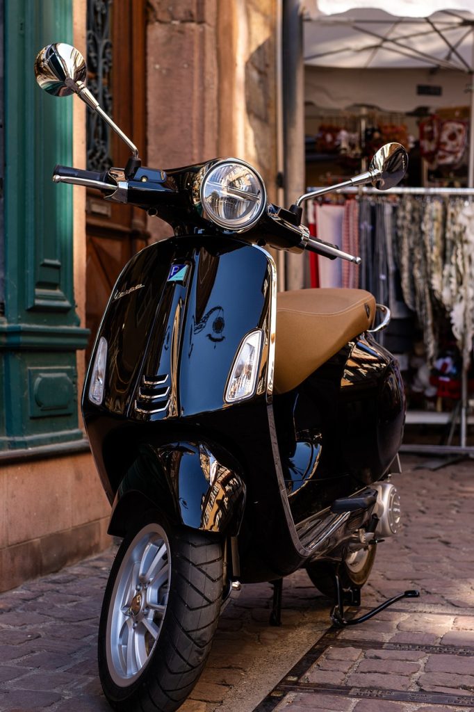 motorcycle, street, outdoors-8192323.jpg